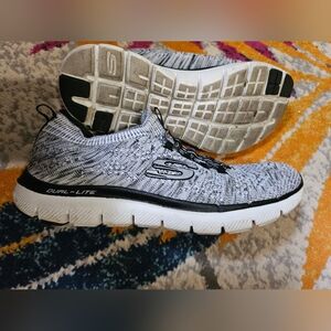 Skechers Dual Lite Shoes  Sneakers Size 7 White Black GUC